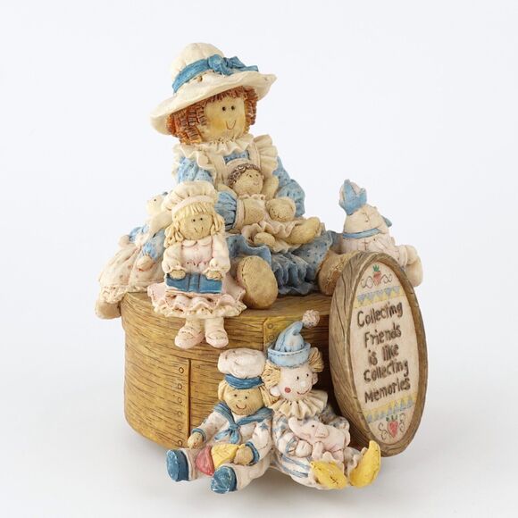 SAN FRANCISCO MUSIC BOX CO MUSICAL FIGURINE DOLLS HEART TUGS COLLECTING FRIENDS - Picture 16 of 16